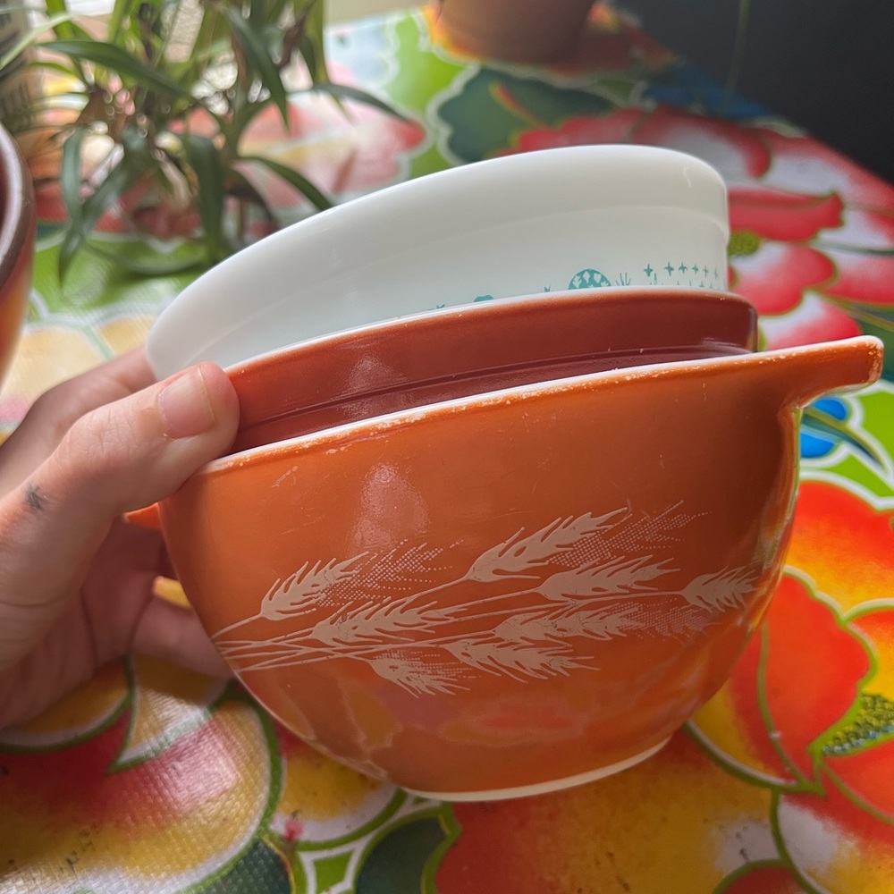Set of 3 Small Vintage Pyrex Bowls